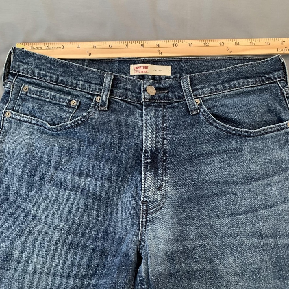 Signature Levi Strauss Athletic Jeans Mens 35x34 Blue Medium Wash Straight Denim - Picture 5 of 11